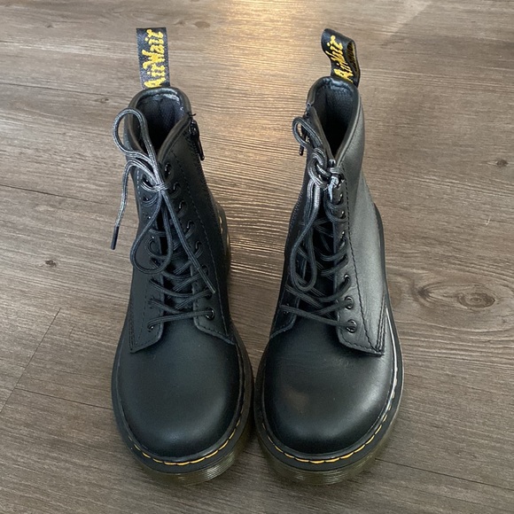 Worn Once Inside - Picture 4 of 4